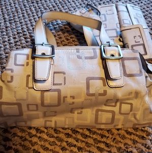 Handbag with matching accessories